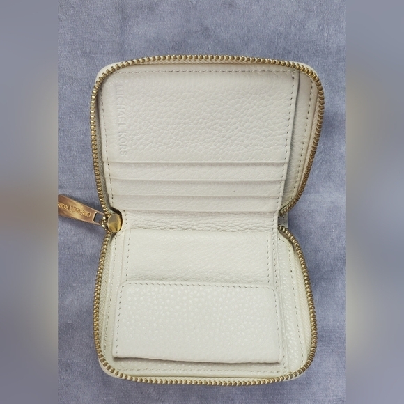 Michael Kors Two Fold  Beige Card holder Wallet - Picture 3 of 12